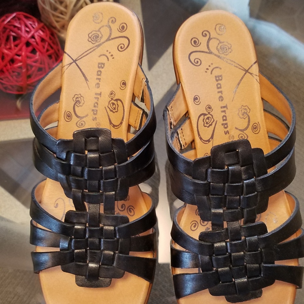 Sandles - Picture 2 of 4